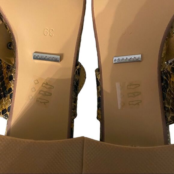 Topshop Sz 8.5 Tan NWT Snake Dakota Block 2” Heel Large Buckle Sandals - Picture 8 of 12